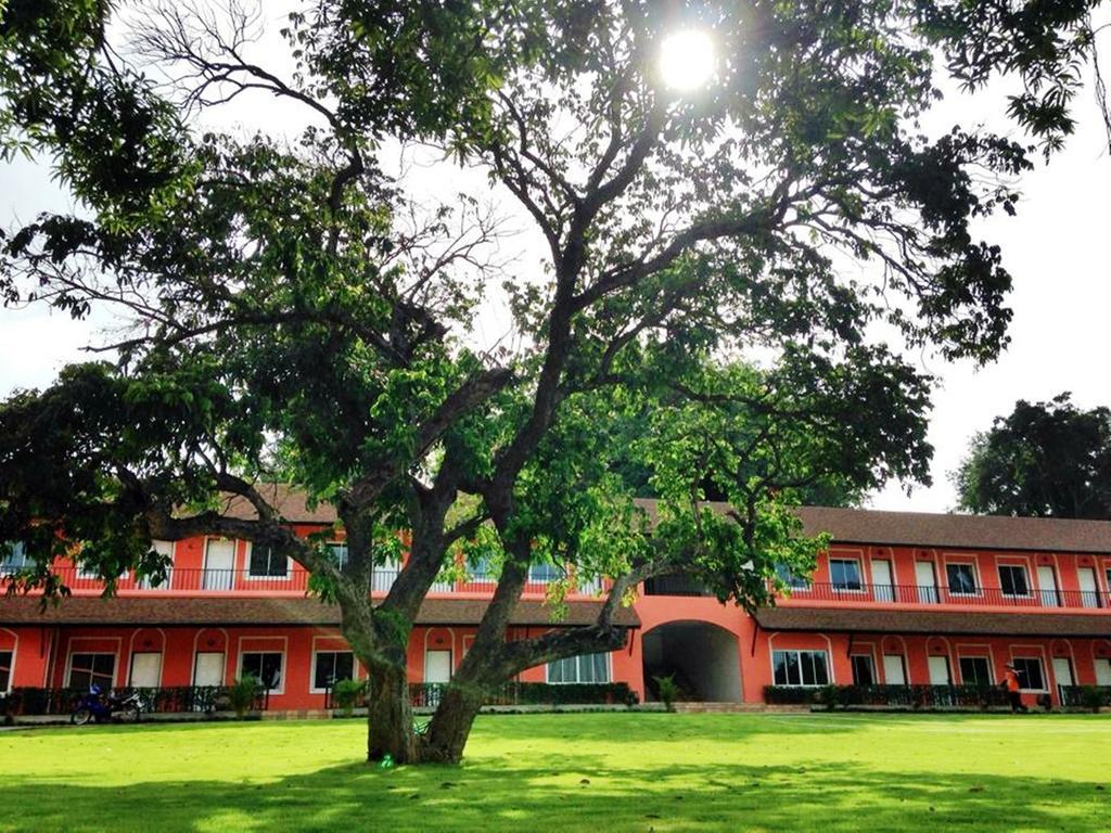 Aurora Resort Канчанабури Экстерьер фото